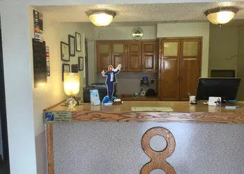Super 8 by Wyndham New Castle hotel thumbnail 3