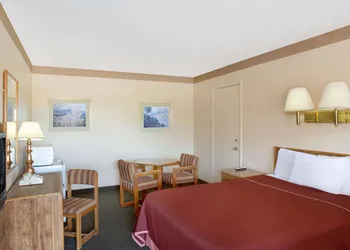 Howard Johnson by Wyndham Brigham City hotel thumbnail 5