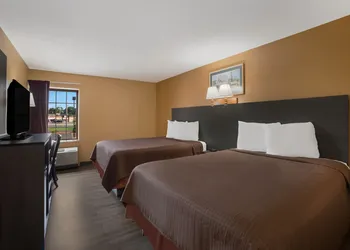 Econo Lodge Allentown North hotel thumbnail 5