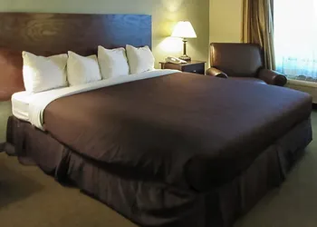 Quality Inn Winder hotel thumbnail 6