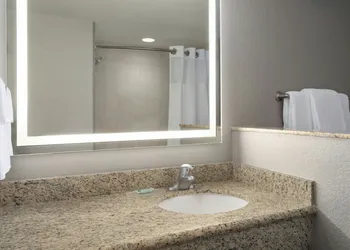 Courtyard by Marriott Fort Myers I-75/Gulf Coast Town Center hotel thumbnail 8