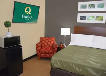 Quality Inn And Suites Dublin hotel thumbnail 8