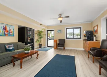 Coastal Palms Inn & Suites hotel thumbnail 3