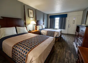 American Inn & Suites Russellville hotel thumbnail 3