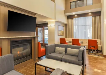 Hampton Inn & Suites Windsor - Sonoma Wine Country hotel thumbnail 2