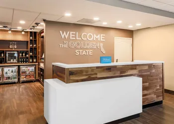 Hampton Inn & Suites Windsor - Sonoma Wine Country hotel thumbnail 6