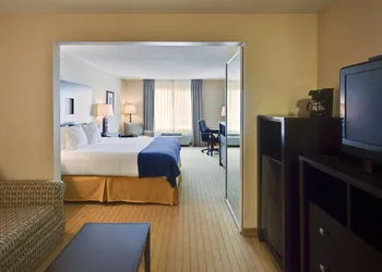 Holiday Inn Express Hotel & Suites Albuquerque Airport by IHG hotel thumbnail 5
