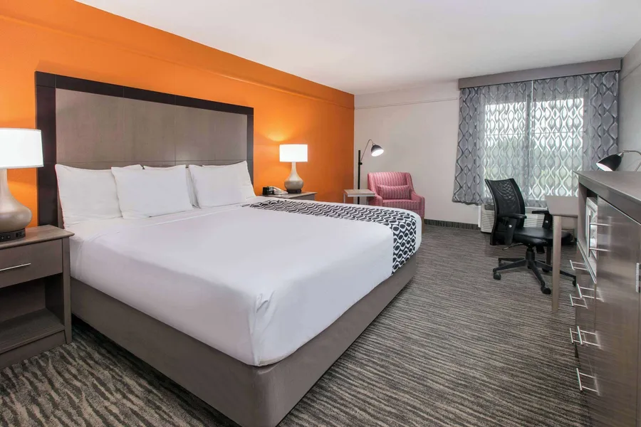 La Quinta Inn & Suites by Wyndham Fredericksburg hotel detail image 6