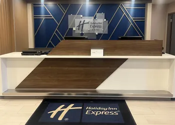 Holiday Inn Express & Suites Huntsville by IHG hotel thumbnail 3