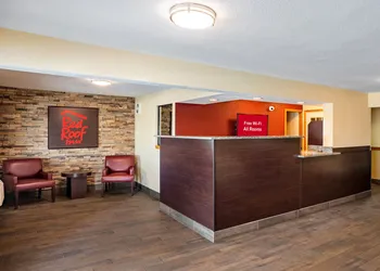 Red Roof Inn Des Moines hotel thumbnail 2