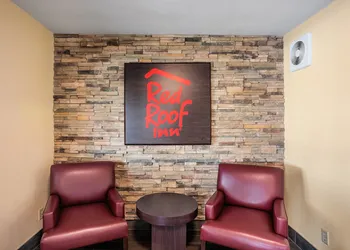 Red Roof Inn Des Moines hotel thumbnail 5
