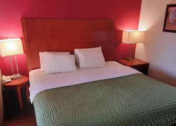 Econo Lodge Inn & Suites Griffin North hotel thumbnail 7