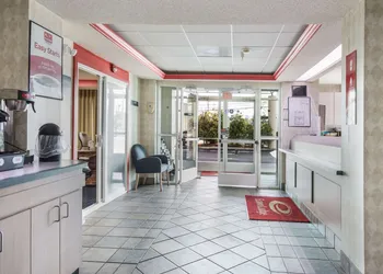 Econo Lodge Morristown West hotel thumbnail 4
