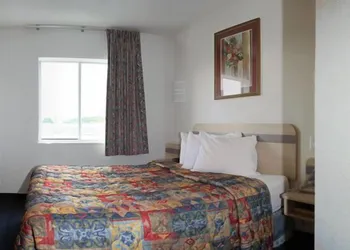 Econo Lodge Morristown West hotel thumbnail 8