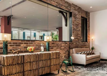 St Charles Coach House, an Ascend Collection Hotel hotel thumbnail 5