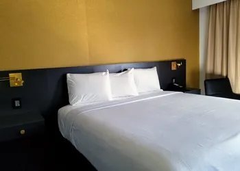 Glen Capri Inn & Suites - Burbank Universal hotel thumbnail 4