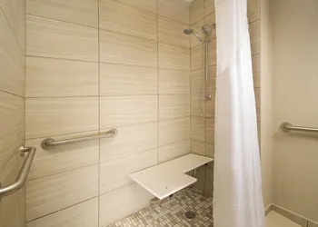 Holiday Inn El Paso Airport by IHG hotel thumbnail 4