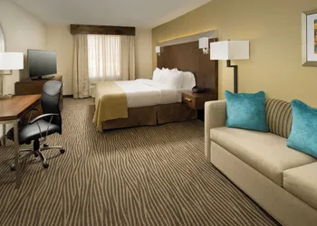 Holiday Inn El Paso Airport by IHG hotel thumbnail 5