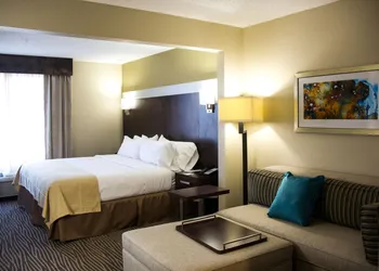 Holiday Inn El Paso Airport by IHG hotel thumbnail 7