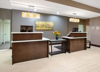 La Quinta Inn & Suites by Wyndham Bellingham hotel thumbnail 3