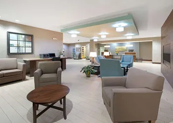 La Quinta Inn & Suites by Wyndham Bellingham hotel thumbnail 4