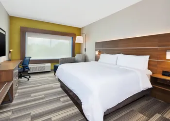 Holiday Inn Express & Suites Milan – Sandusky Area by IHG hotel thumbnail 5