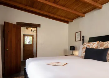 Casa Cody hotel thumbnail 3
