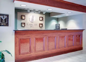 Comfort Inn & Suites Moss Point Pascagoula hotel thumbnail 3