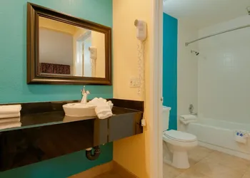 Vagabond Inn Bakersfield South hotel thumbnail 8