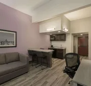 La Quinta Inn & Suites by Wyndham Clarksville hotel detail image 3