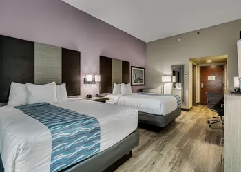 La Quinta Inn & Suites by Wyndham Clarksville hotel thumbnail 6