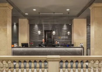 One King West Hotel & Residence hotel thumbnail 2