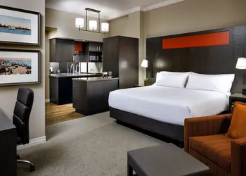 One King West Hotel & Residence hotel thumbnail 6