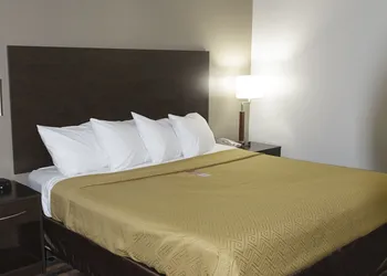 Econo Lodge Milwaukee Airport hotel thumbnail 4