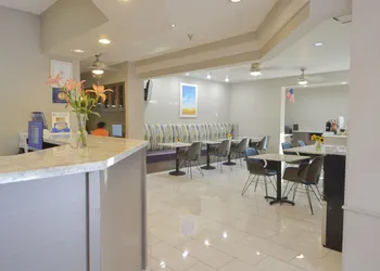Days Inn & Suites by Wyndham Airport Albuquerque hotel thumbnail 2