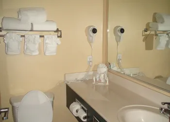 Days Inn & Suites by Wyndham Airport Albuquerque hotel thumbnail 5