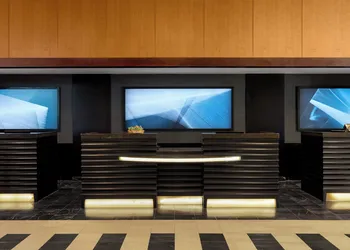 Crystal Gateway Marriott hotel thumbnail 5