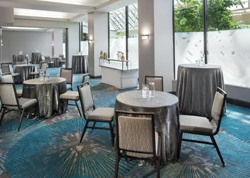Crystal Gateway Marriott hotel thumbnail 6