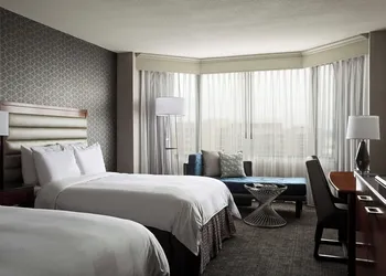 Crystal Gateway Marriott hotel thumbnail 8