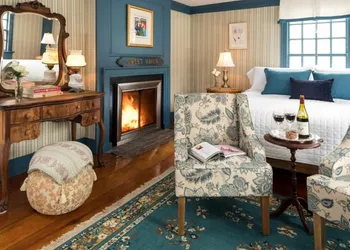 Waldo Emerson Inn hotel thumbnail 4