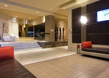 Ramada Plaza by Wyndham Regina Downtown hotel thumbnail 2