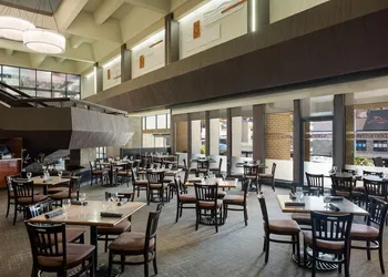 Ramada Plaza by Wyndham Regina Downtown hotel thumbnail 4