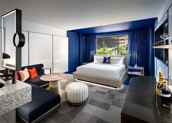 W Toronto hotel thumbnail 5