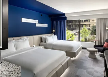 W Toronto hotel thumbnail 6