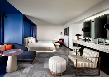 W Toronto hotel thumbnail 7