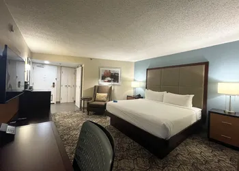 DoubleTree by Hilton Hotel Memphis hotel thumbnail 7