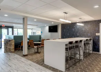 Clarion Pointe Charlottesville hotel thumbnail 5