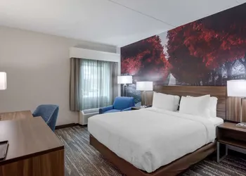 Clarion Pointe Charlottesville hotel thumbnail 6