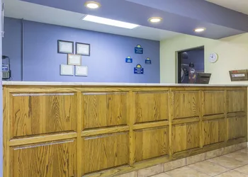Days Inn by Wyndham Kingman West hotel thumbnail 3