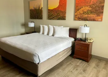 Days Inn by Wyndham Kingman West hotel thumbnail 4